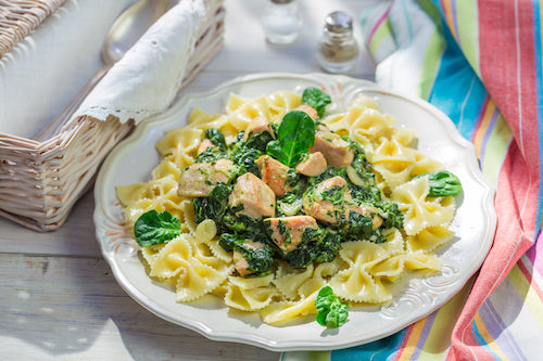 Creamy Garlic Chicken Bowtie Pasta   ChickenBowtieGarlicSpinach NEW 600x 