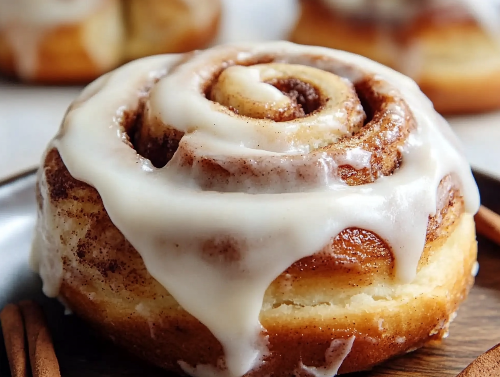 Gourmet Cinnamon Roll With Royal Cream Cheese Icing