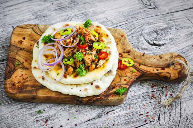 Greek Chicken Flatbread with Tzatziki Sauce