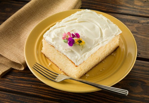 Recipe: Sunshine Strawberry French Vanilla Cake | Duncan Hines Canada®